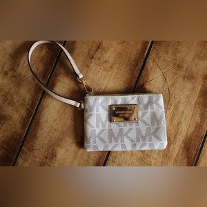 Michael Kors wristlet change purse